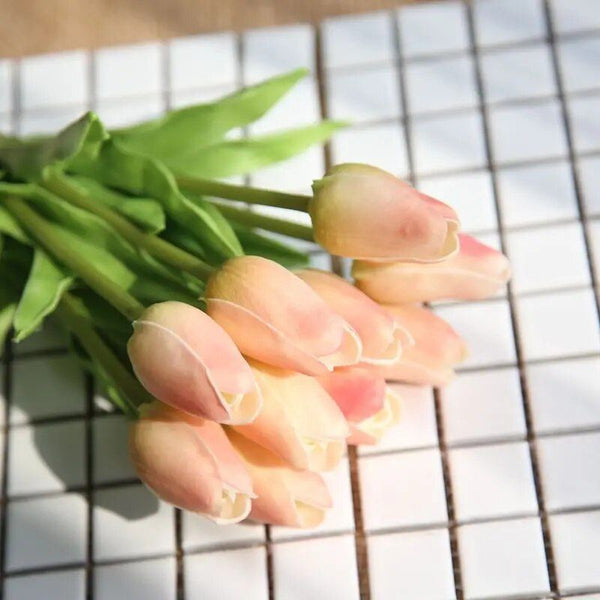 Buquê de Tulipas Artificiais em Seda