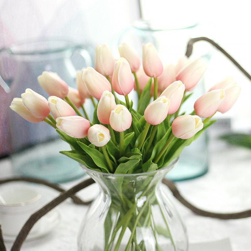Buquê de Tulipas Artificiais em Seda